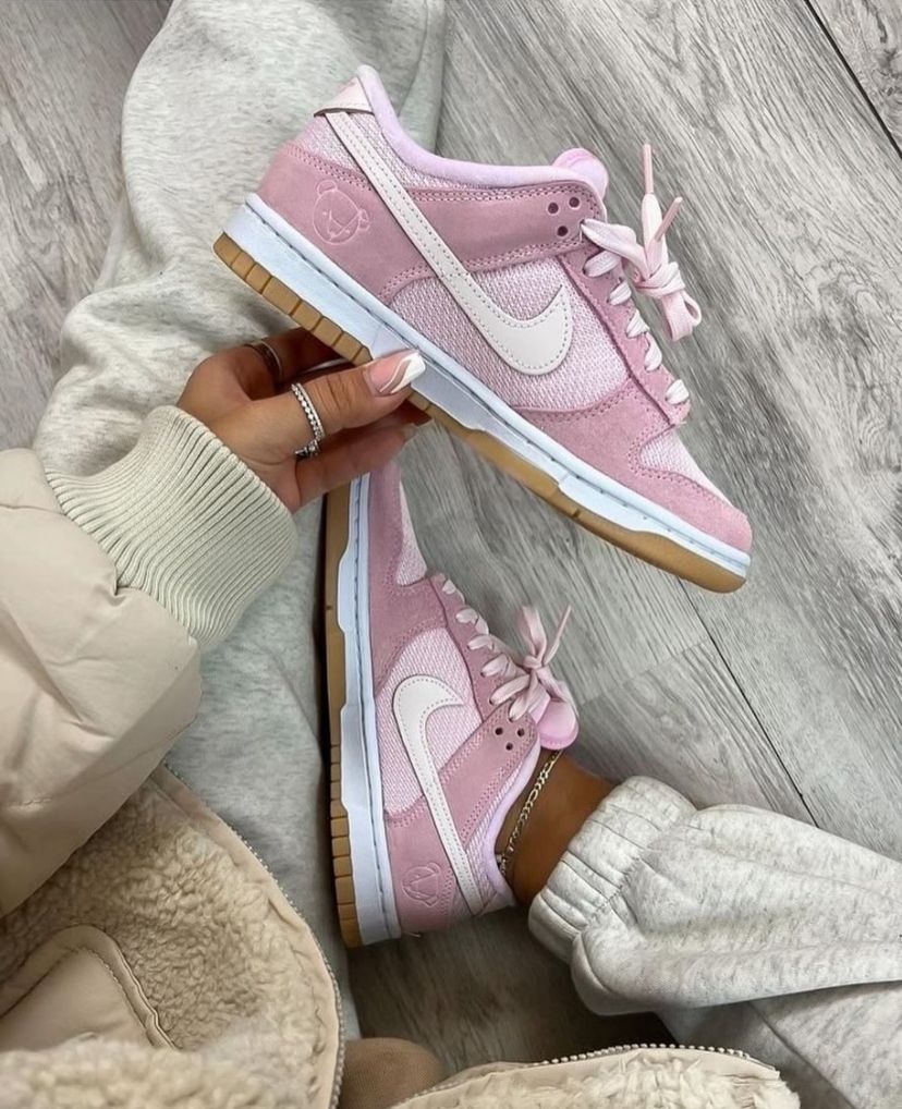 ZAPATILLA NIKE ROSA BEAR GAMUZA