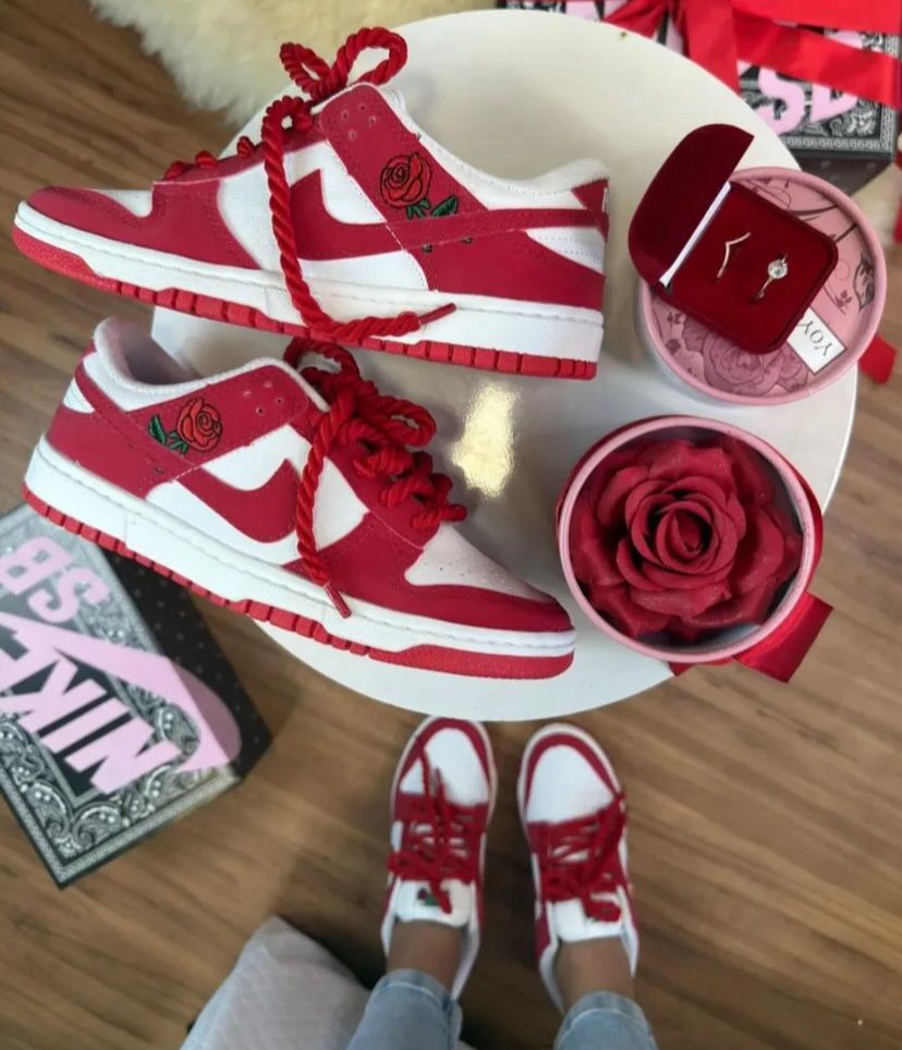 ZAPATILLAS NIKE ROJA