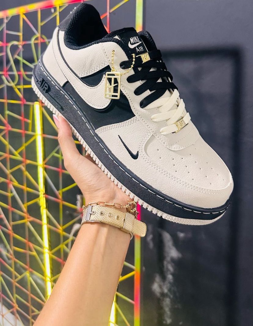 ZAPATILLA AIR FORCE LOW LUXO